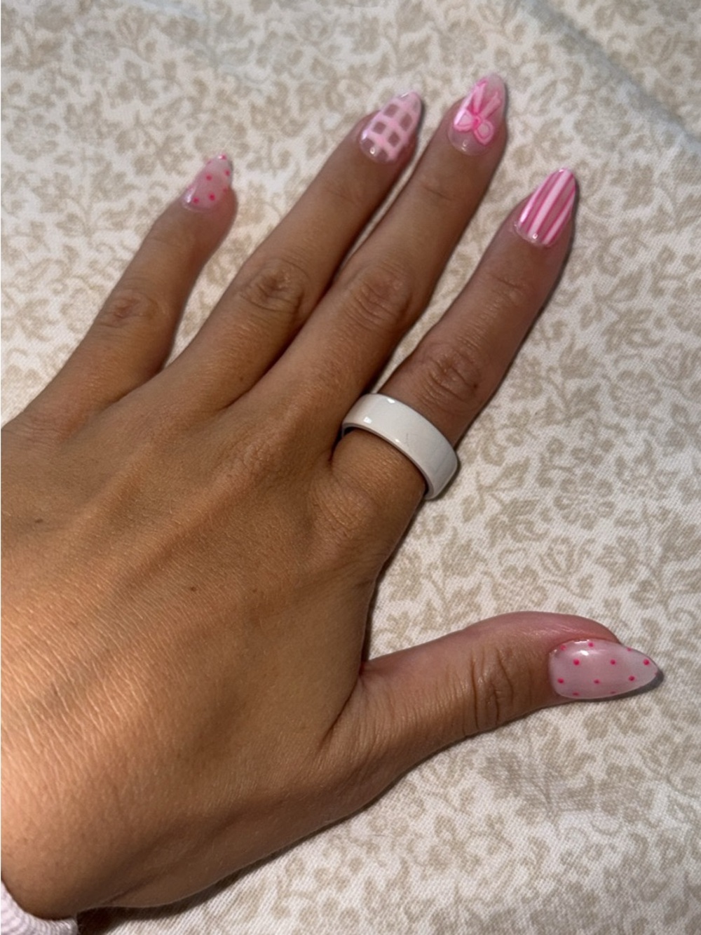 Oura White Ceramic Band Ring - Smooth Dome Style